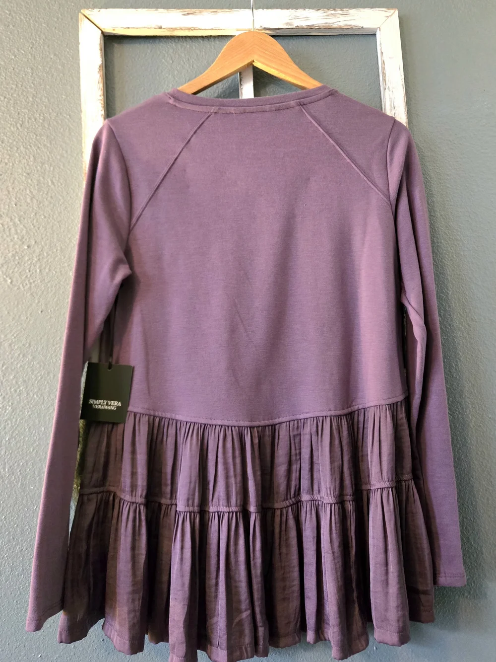 NWT Simply Vera Vera Wang Exotic Violet Peplum Tiered Sweatshirt - Medium - Picture 4 of 5